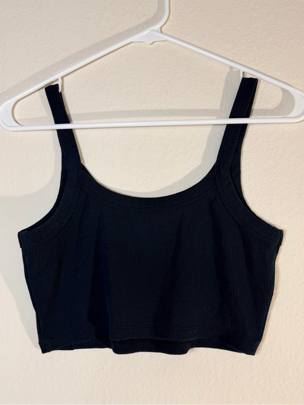 Under Armour Black Ribbed Cropped Tank Top Fitted Medium - Picture 6 of 7